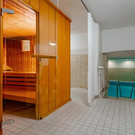 Διαμέρισμα Hues Wuef Im Haus Ornum