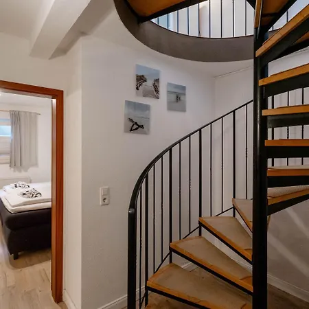 Hues Wuef Im Haus Ornum *