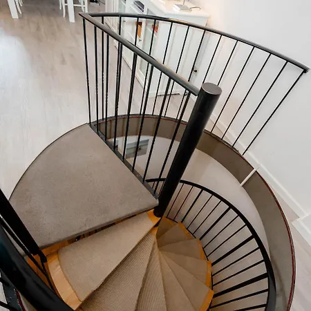 Hues Wuef Im Haus Ornum